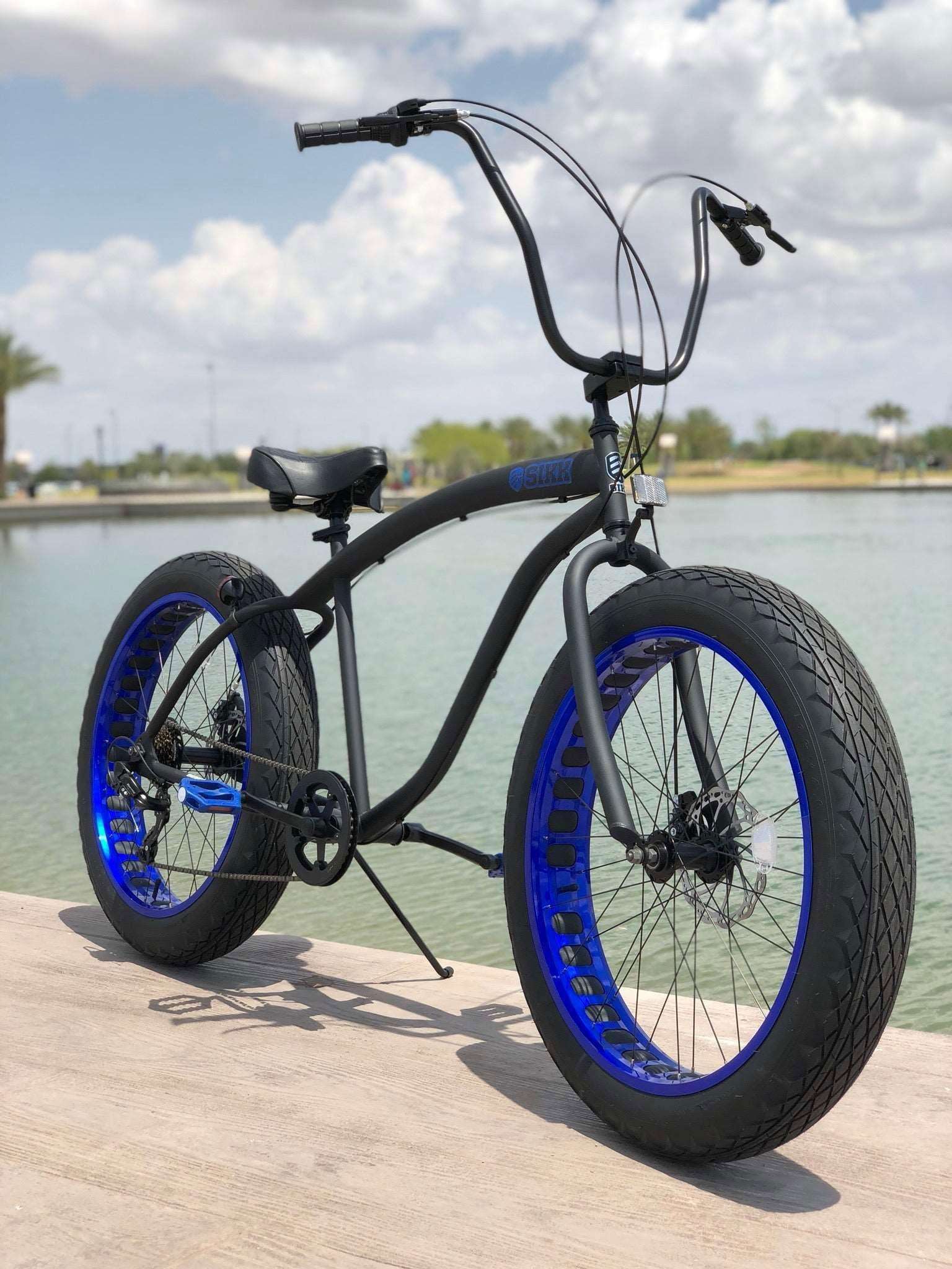 Blue Bicycle Tires SIKK UFO Fat Tire Speed Flat Black Frame Blue