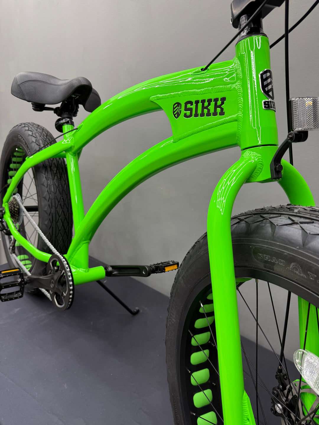 SIKK SS Aluminum Green Frame 7 Speed UFO Fat Tire Cruiser - SIKK BICYCLES